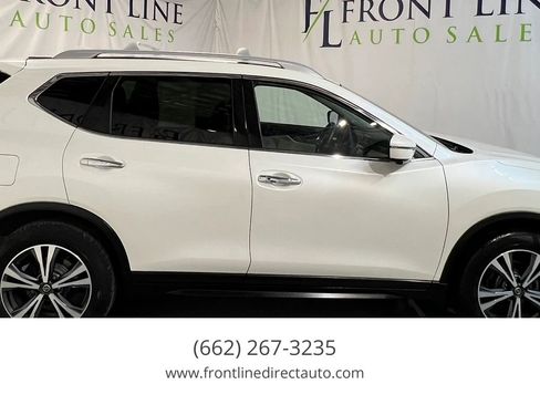 Used 2019 Nissan Rogue SV w/ Premium Package FWD image 8