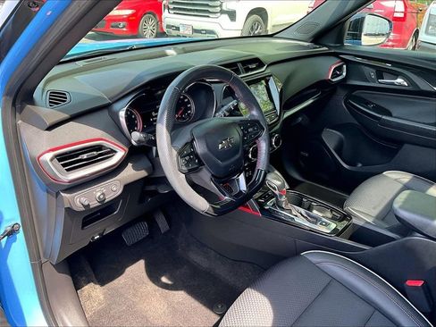Used 2023 Chevrolet TrailBlazer RS w/ Sun and Liftgate Package AWD/4WD image 8