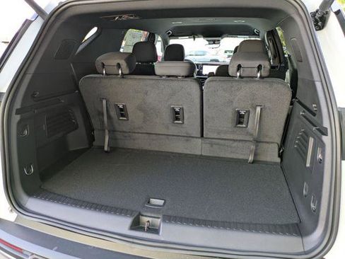 New 2026 Chevrolet Traverse LT w/ Driver Confidence Package FWD image 27