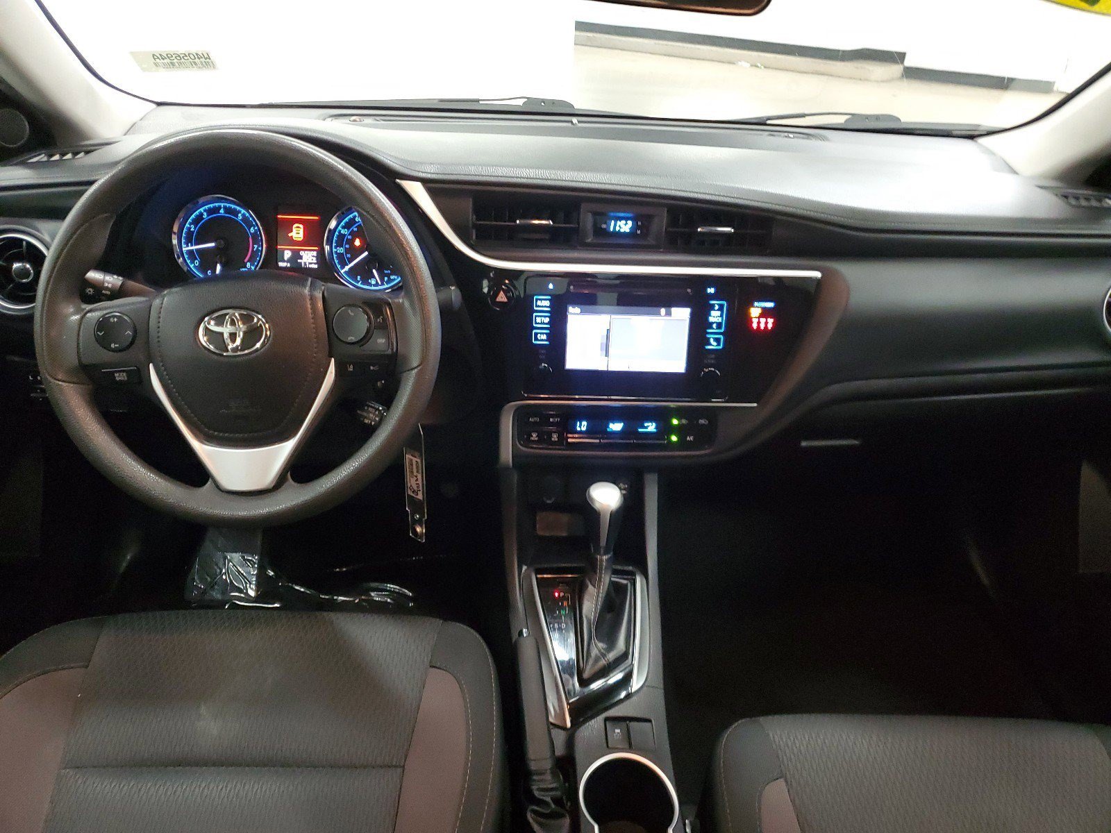 Used 2019 Toyota Corolla LE FWD image 13