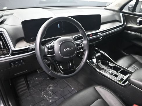 Certified 2025 Kia Sorento SX image 13