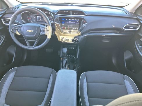 Used 2023 Chevrolet TrailBlazer LT w/ Convenience Package image 11