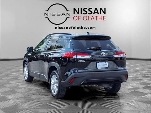 Used 2022 Toyota Corolla Cross LE FWD image 3