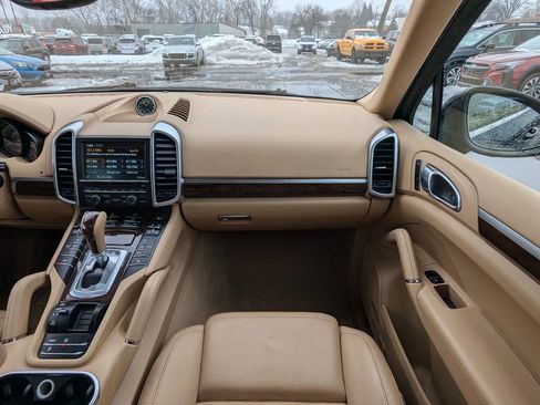Used 2014 Porsche Cayenne image 19
