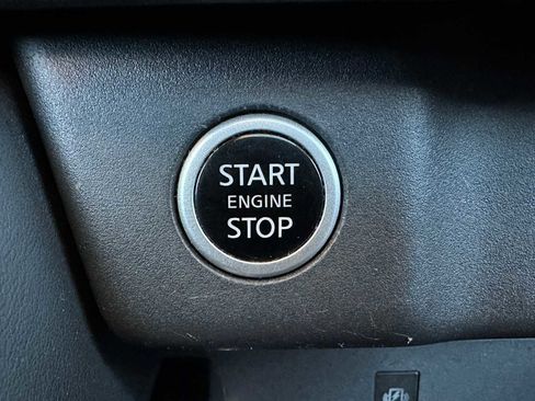 Used 2021 Nissan Rogue Platinum image 37