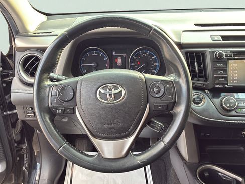 Used 2018 Toyota RAV4 XLE w/ Plus Extra Value Package FWD image 28