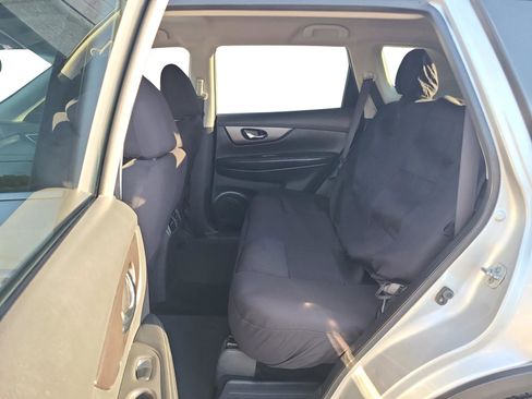 Used 2016 Nissan Rogue SV image 19