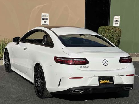 Used 2022 Mercedes-Benz E 450 Coupe image 2