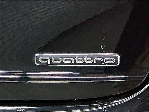 Used 2023 Audi Q8 Prestige w/ Prestige Package image 11