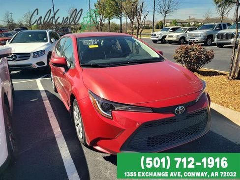 Used 2021 Toyota Corolla LE image 3