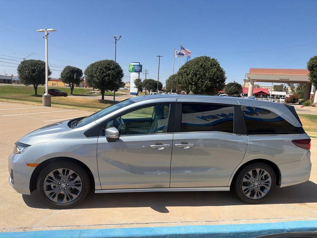 New 2026 Honda Odyssey Touring image 8