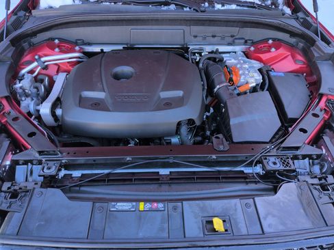 Certified 2023 Volvo XC60 T8 Plus image 33