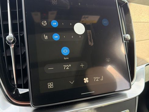 New 2026 Volvo XC90 T8 Plus w/ Protection Package Premier image 24