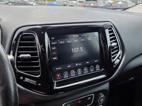 Used 2020 Jeep Compass Limited FWD image 29