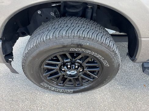 Used 2022 Ford F250 XLT w/ Black Appearance Package image 12