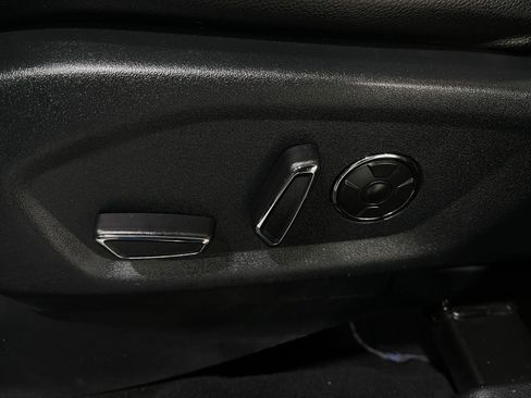 Used 2018 Ford Explorer Limited w/ Equipment Group 301A image 17