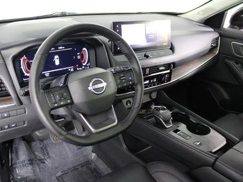 Certified 2025 Nissan Rogue Platinum FWD image 19
