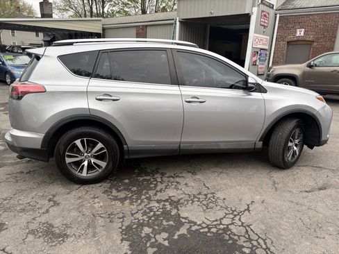 Used 2016 Toyota RAV4 XLE AWD/4WD image 9