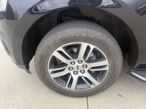 Used 2022 Ford Expedition Max XLT image 37