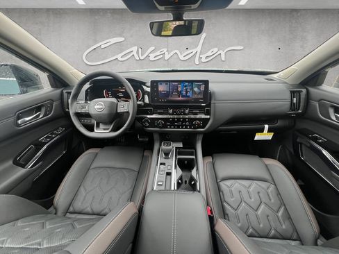 New 2026 Nissan Pathfinder Platinum FWD image 21