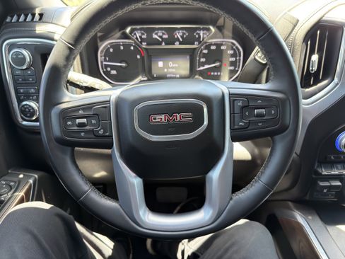 Used 2023 GMC Sierra 2500 SLT w/ SLT Preferred Package AWD/4WD image 37