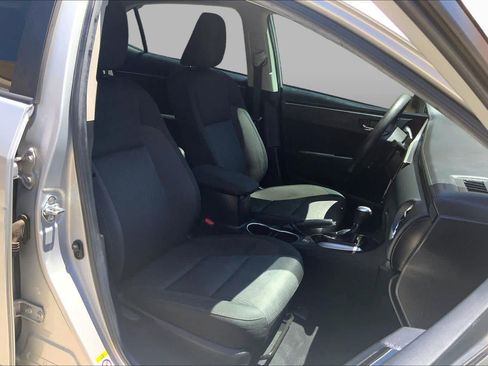 Used 2019 Toyota Corolla LE FWD image 9