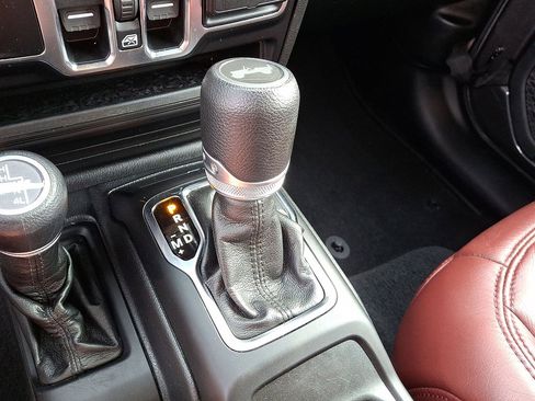 Certified 2021 Jeep Wrangler Sport S image 12