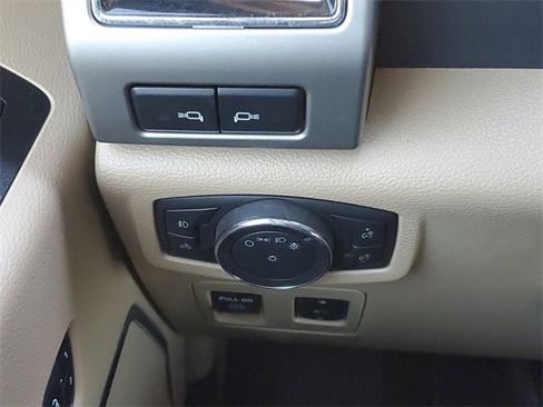 Used 2019 Ford F150 Lariat image 32