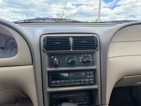 Used 2000 Ford Mustang Convertible RWD image 15