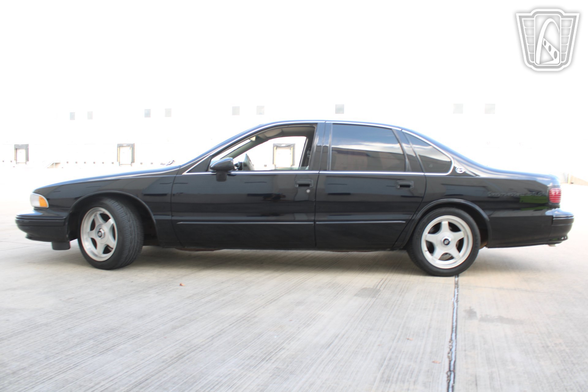 Used 1994 Chevrolet Caprice SS RWD image 2