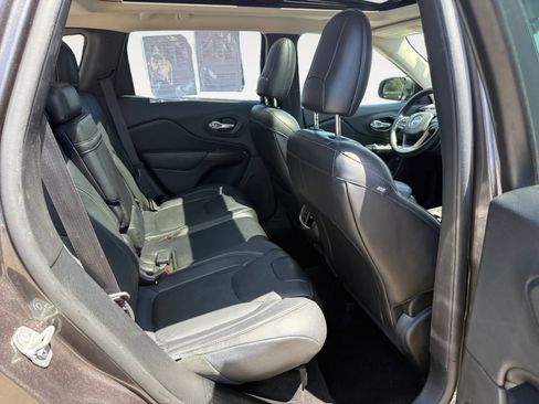 Used 2014 Jeep Cherokee Limited w/ Luxury Group FWD image 18