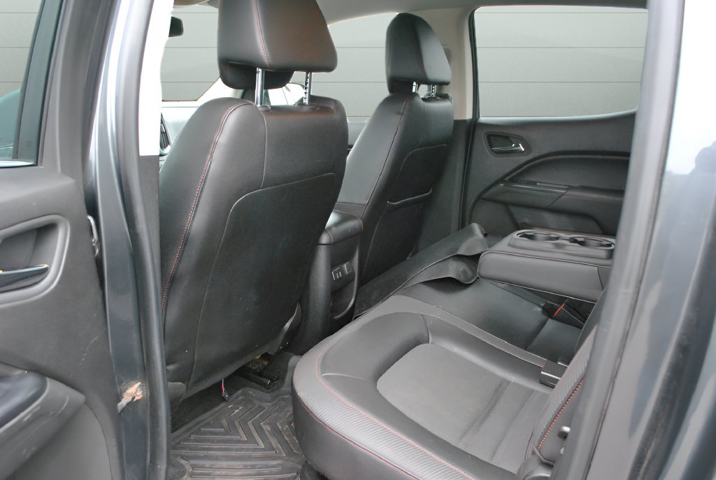 Used 2016 GMC Canyon SLE w/ All Terrain Package AWD/4WD image 8