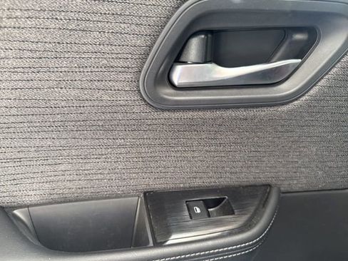Used 2023 Nissan Rogue SV FWD image 7