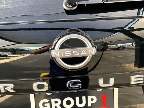 Certified 2023 Nissan Rogue SV FWD image 30
