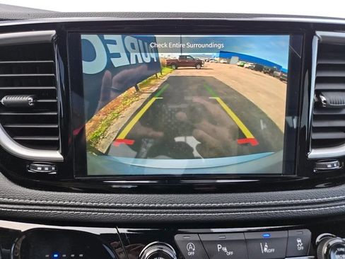 New 2026 Chrysler Pacifica Select AWD/4WD image 9