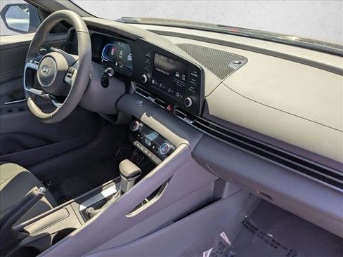 Used 2025 Hyundai Elantra Sport FWD image 20