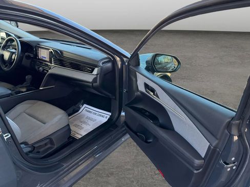 Used 2025 Toyota Camry LE image 17
