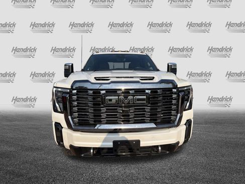 Used 2024 GMC Sierra 3500 Denali Ultimate AWD/4WD image 3