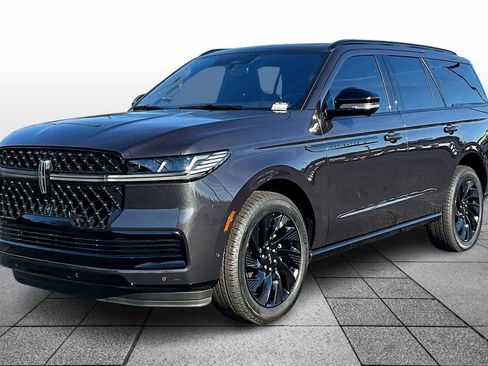New 2025 Lincoln Navigator Reserve w/ Jet Appearance Package image 2