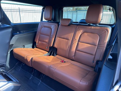 Used 2020 Lincoln Navigator L Reserve w/ Equipment Group 208A Reserve image 40