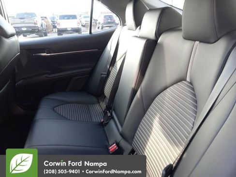 Used 2022 Toyota Camry SE image 25