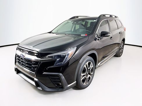 Used 2023 Subaru Ascent Limited image 4