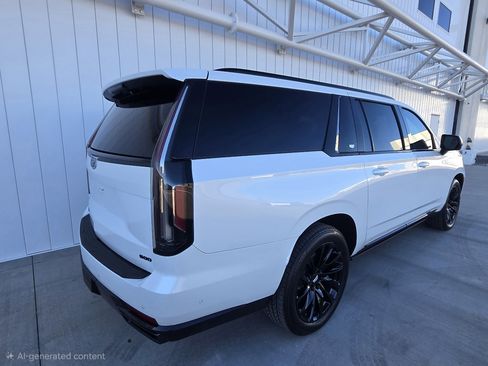 Used 2023 Cadillac Escalade ESV Sport Platinum w/ LPO, ONYX Package image 7
