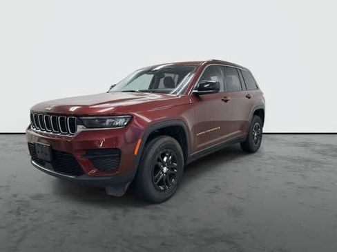 Used 2023 Jeep Grand Cherokee Laredo AWD/4WD image 8