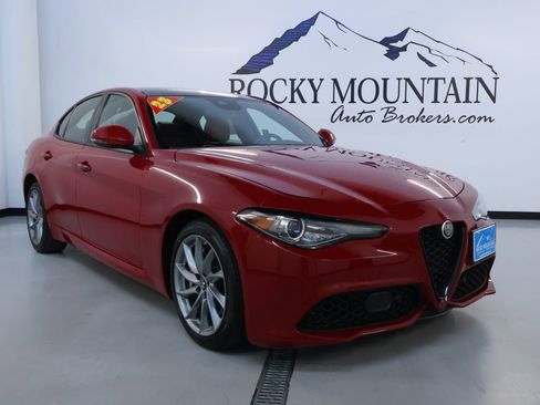 Used 2023 Alfa Romeo Giulia Sprint image 1