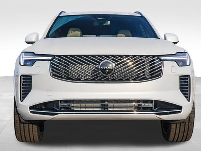 New 2026 Volvo XC90 T8 Ultra w/ Lounge Package