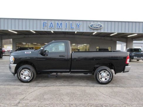 Used 2023 RAM 2500 Tradesman image 2