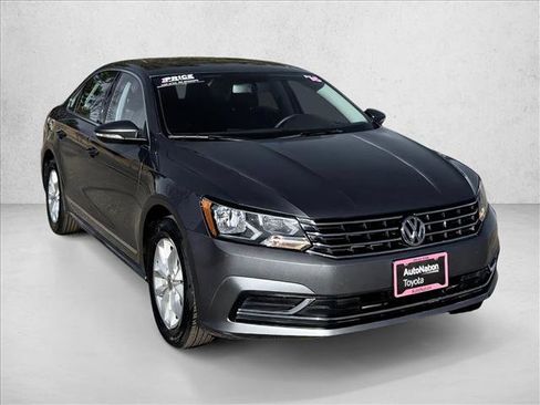 Used 2016 Volkswagen Passat 1.8T S image 3