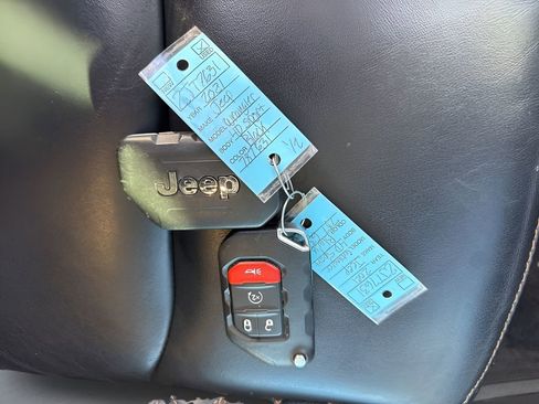 Used 2021 Jeep Wrangler Unlimited Sahara AWD/4WD image 36