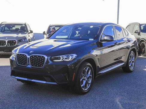 Used 2025 BMW X4 xDrive30i image 3
